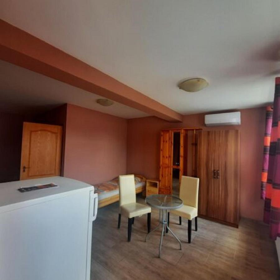 IKSZT Vendégház Dávod Exterior foto
